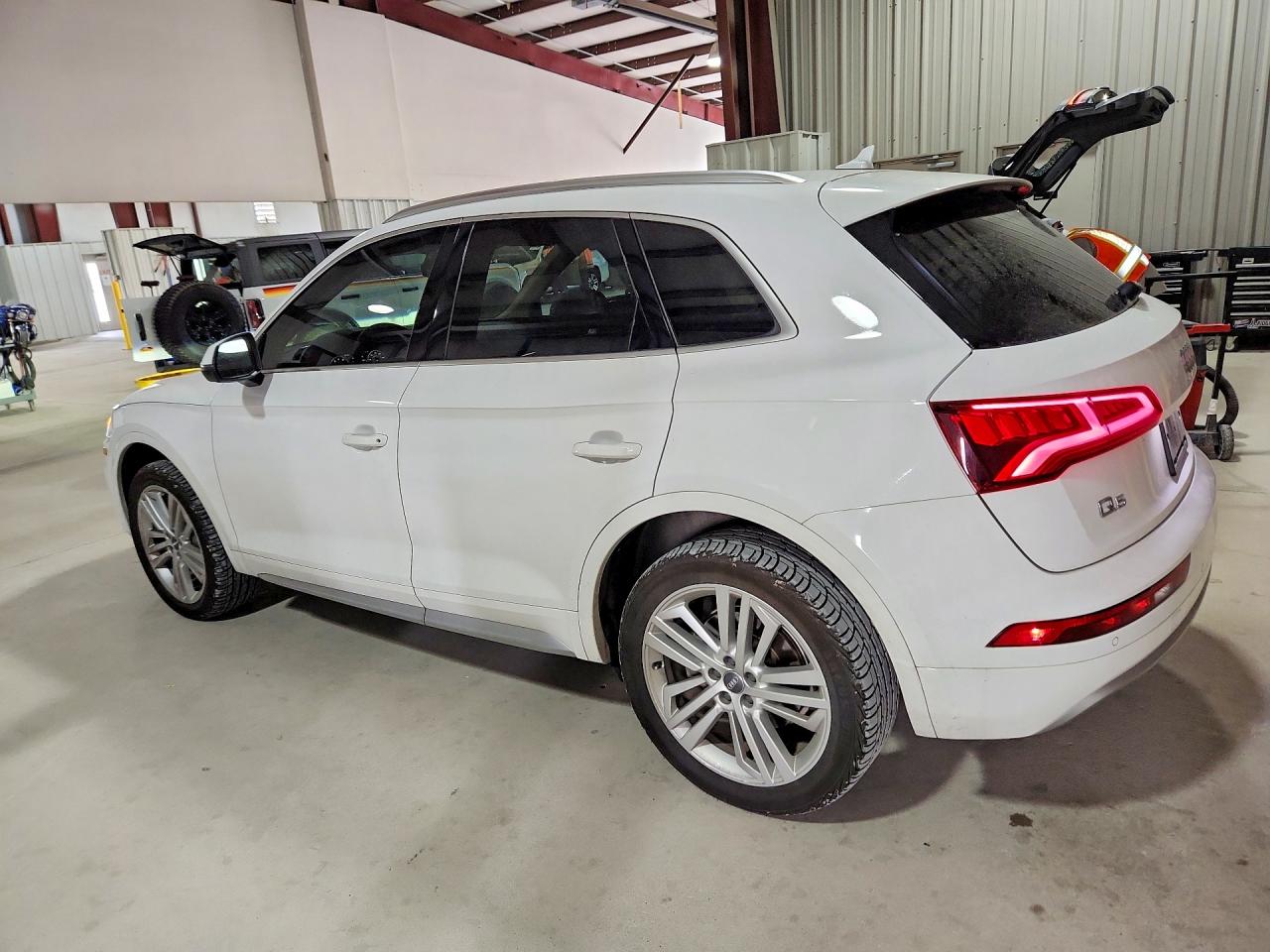 2018 AUDI Q5 PREMIUM PLUS photo 3