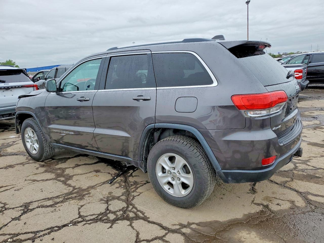 2015 JEEP GRAND CHEROKEE LAREDO photo 3