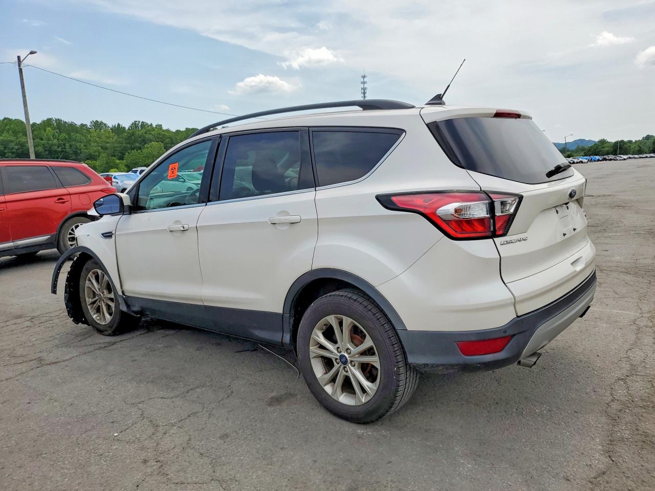 2018 FORD ESCAPE SEL photo 2