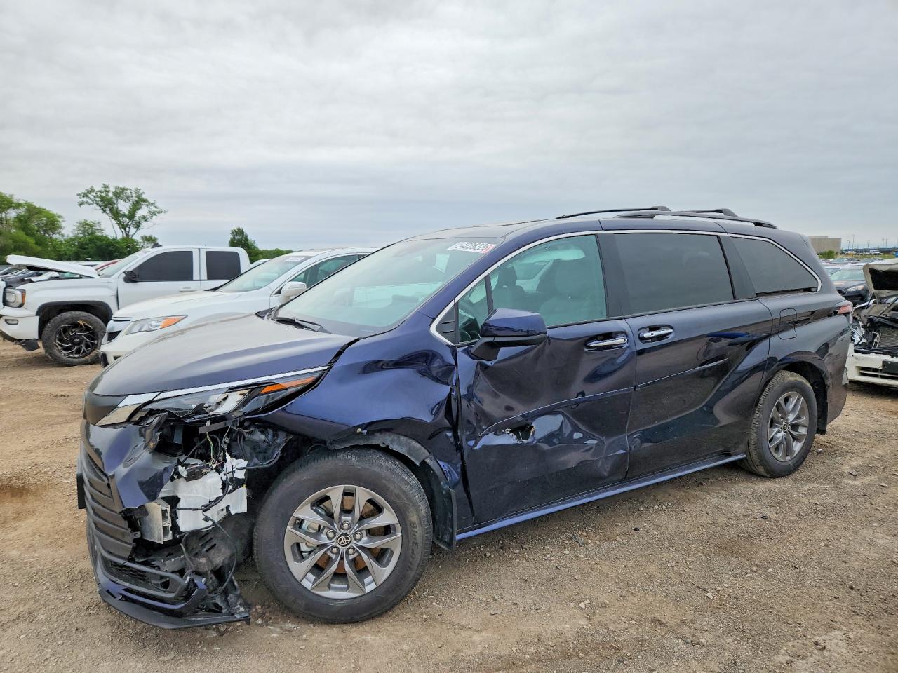 2025 TOYOTA SIENNA