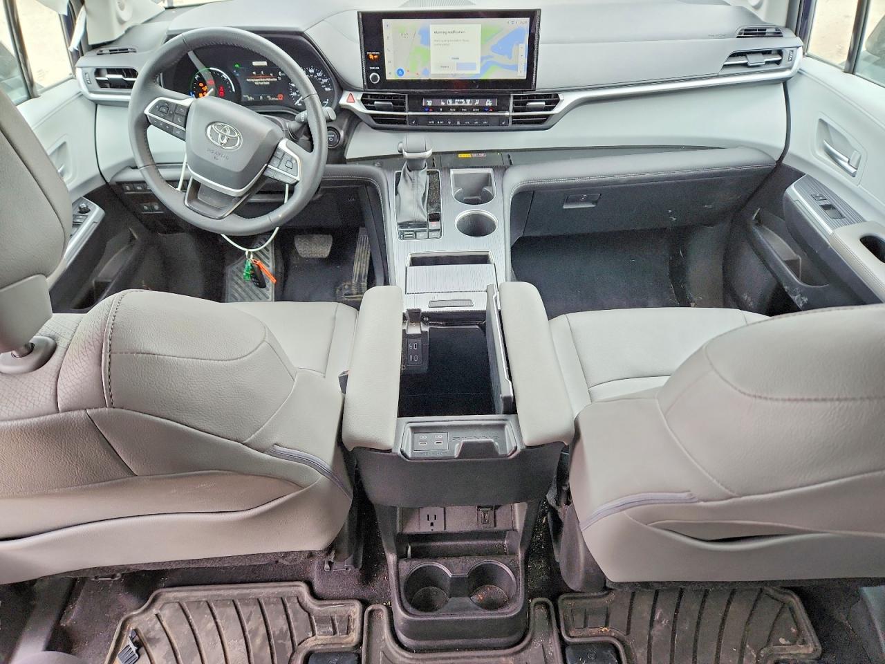 2025 TOYOTA SIENNA XLE 7-PASSENGER photo 22