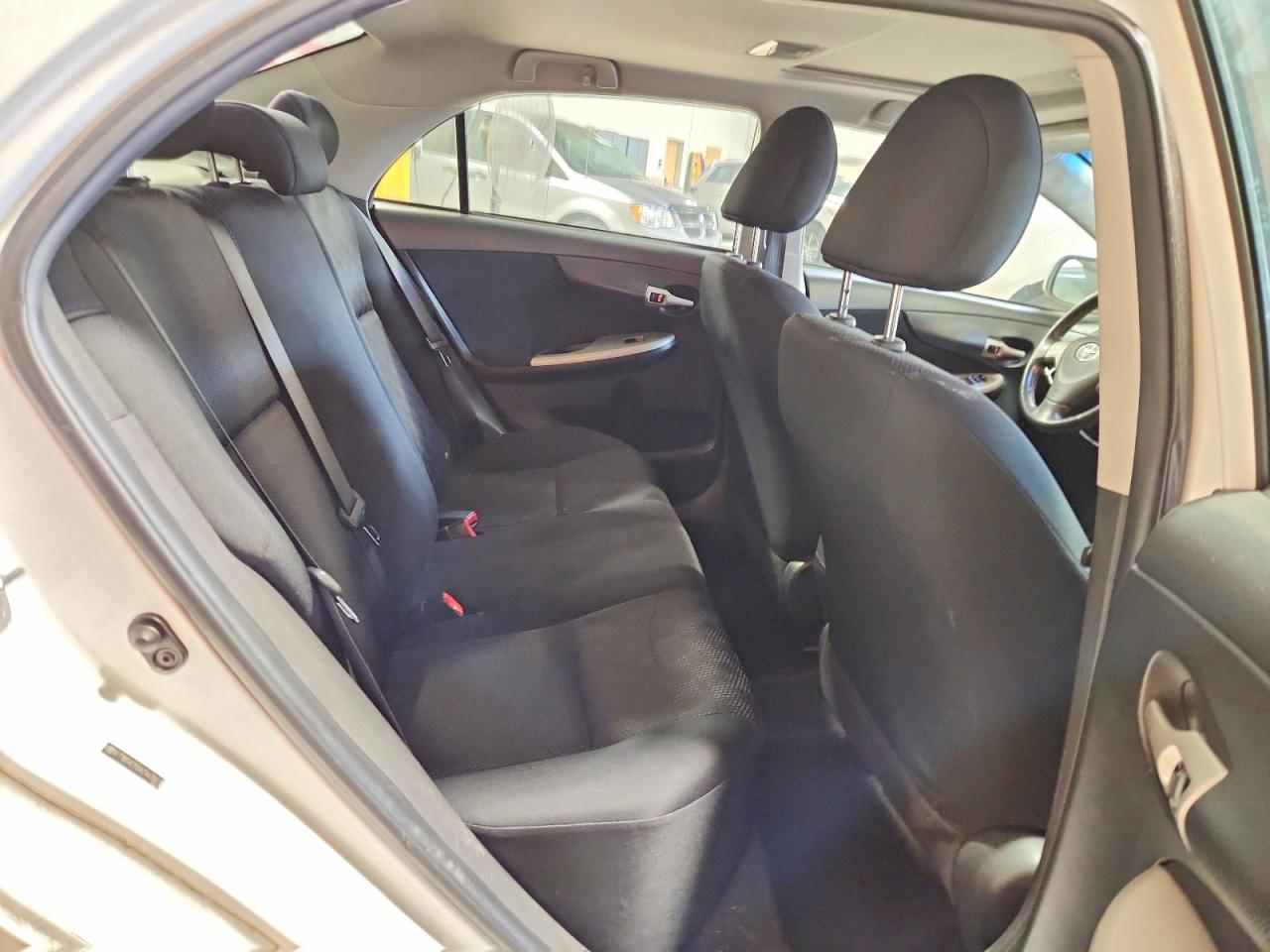 2010 TOYOTA COROLLA S photo 19