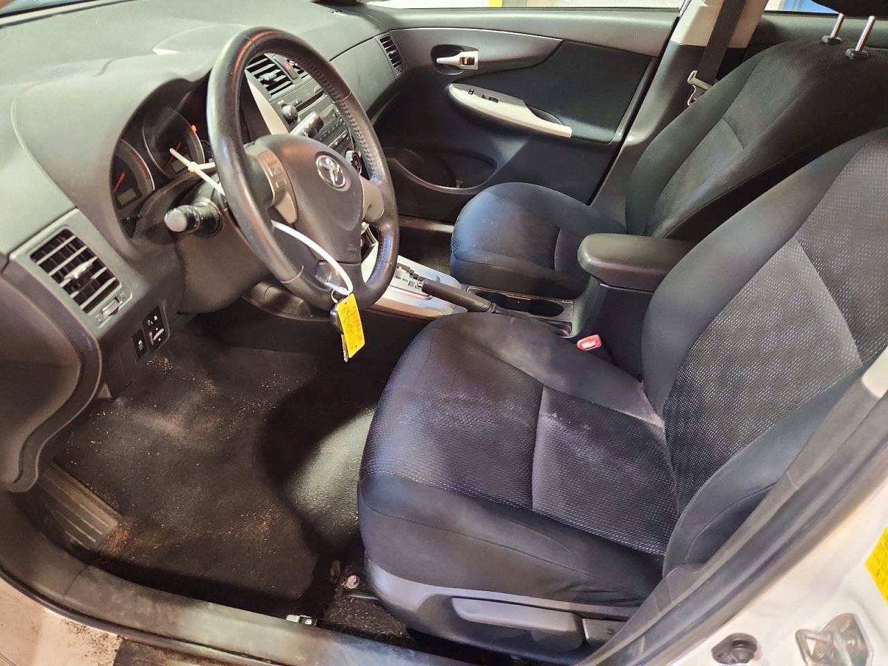 2010 TOYOTA COROLLA S photo 13