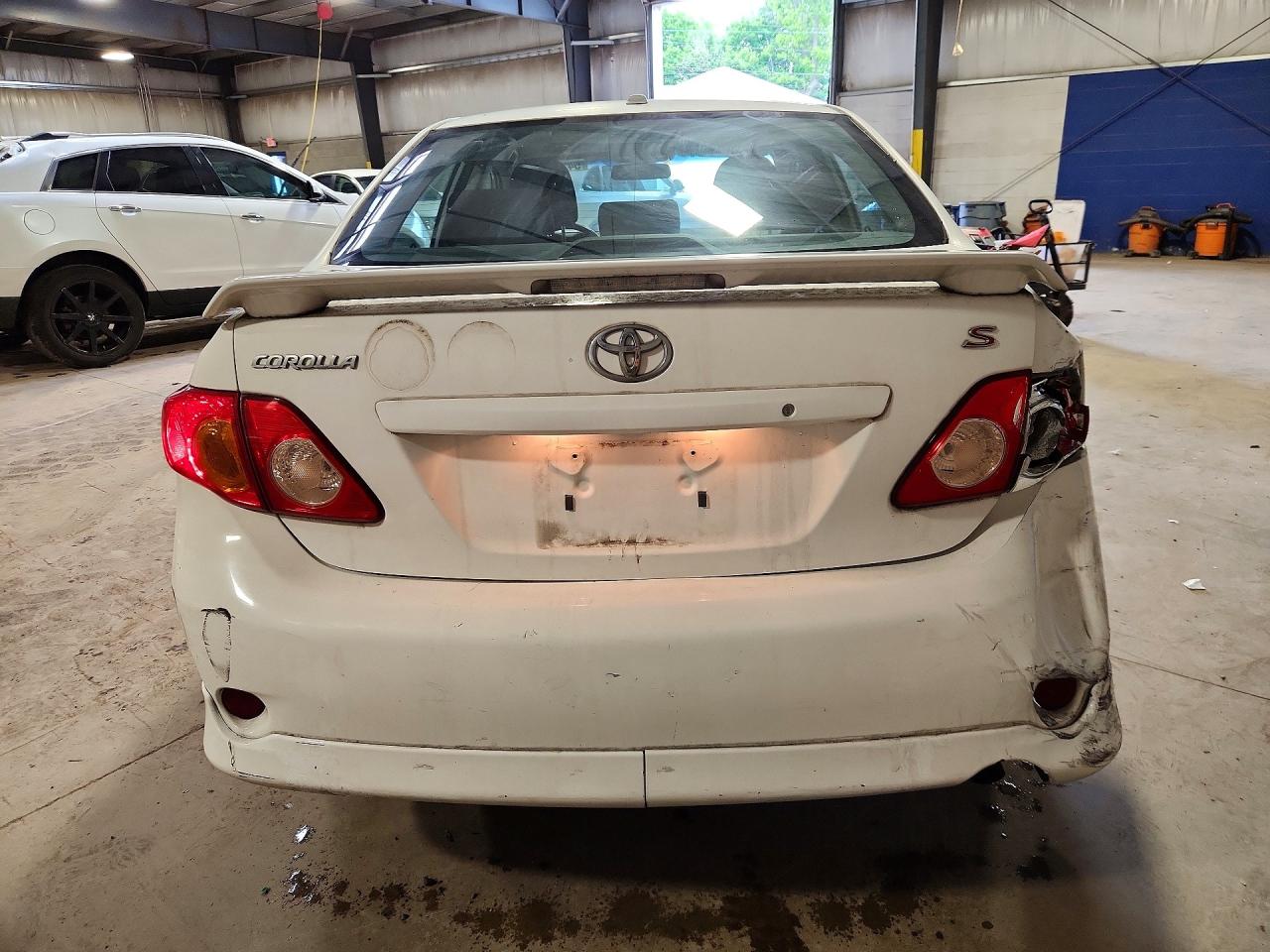 2010 TOYOTA COROLLA S photo 11