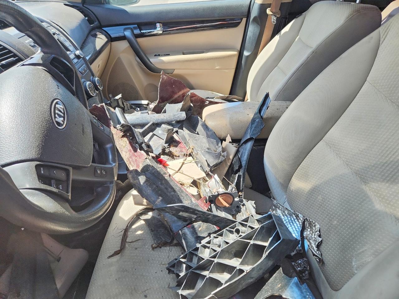 2011 KIA SORENTO LX photo 7