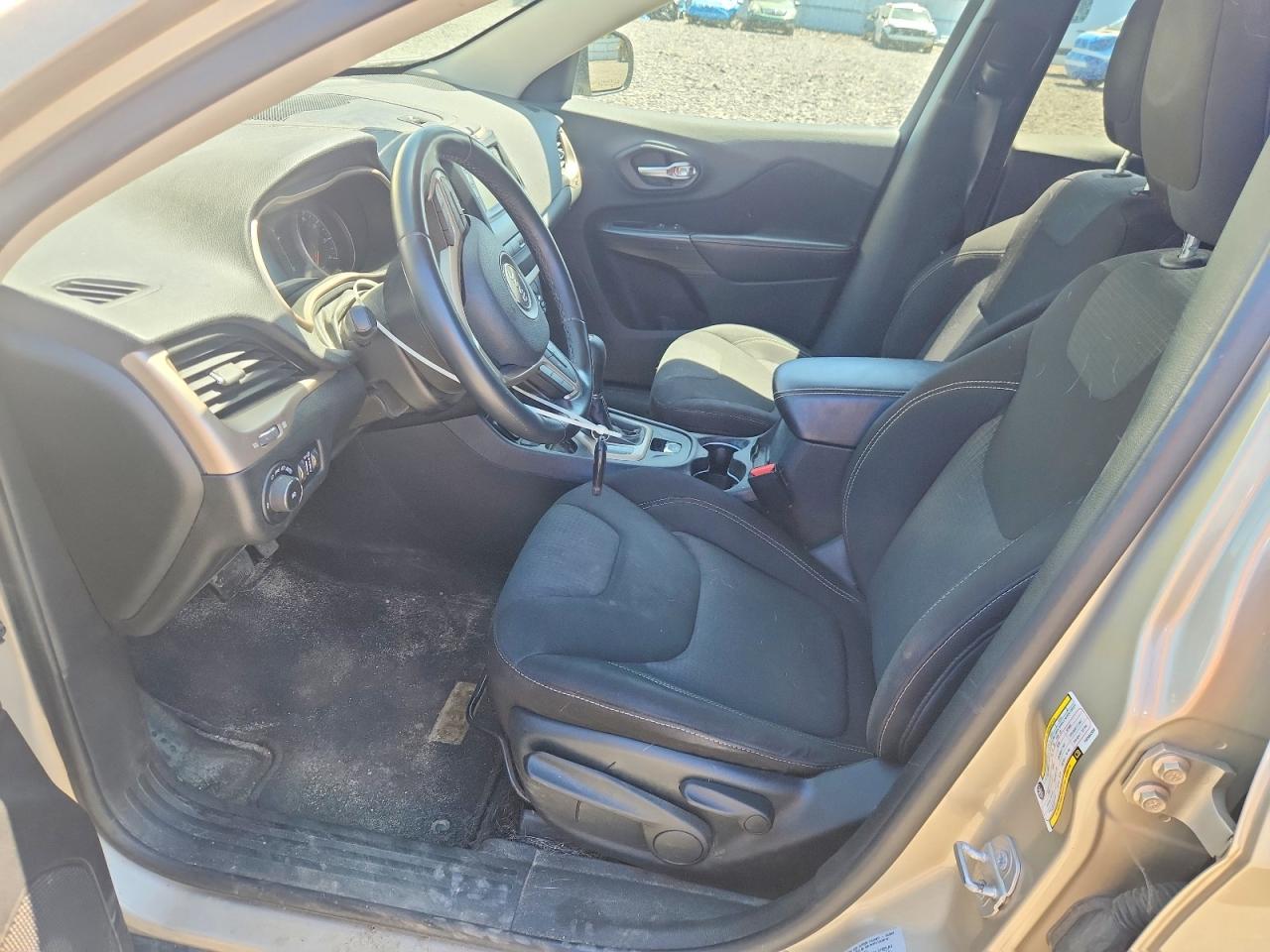 2015 JEEP CHEROKEE LATITUDE photo 19