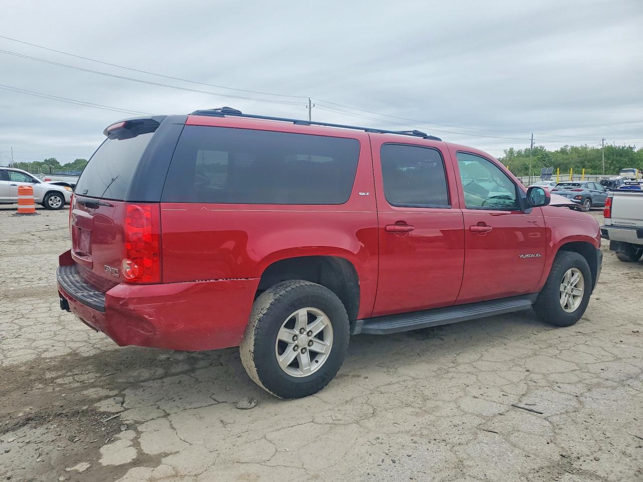2014 GMC YUKON XL K1500 SLT photo 3