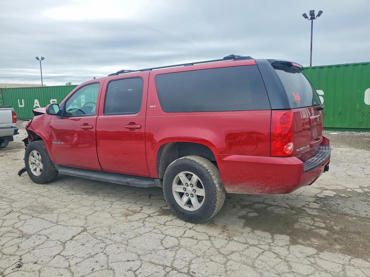 2014 GMC YUKON XL K1500 SLT photo 2