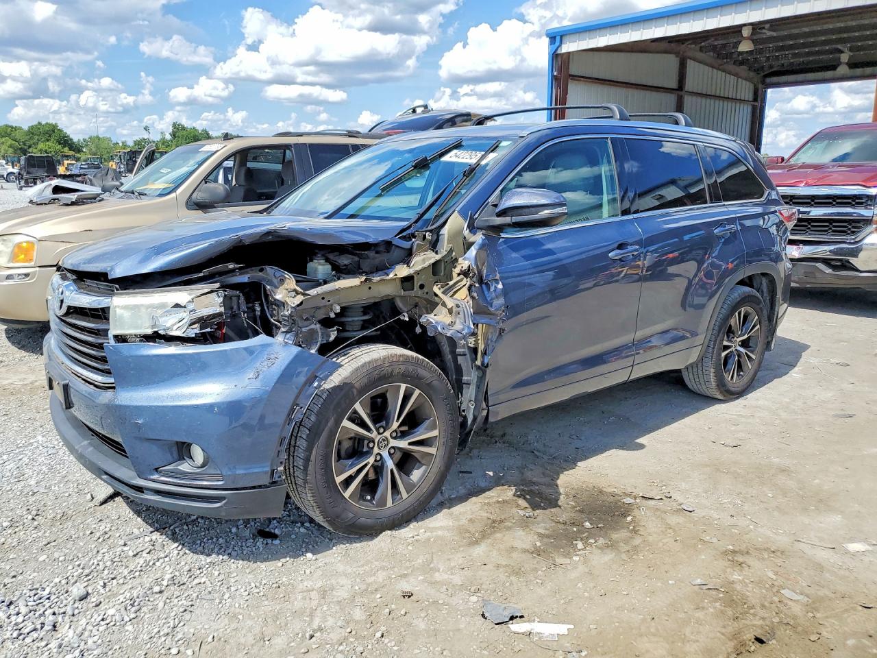 2016 TOYOTA HIGHLANDER