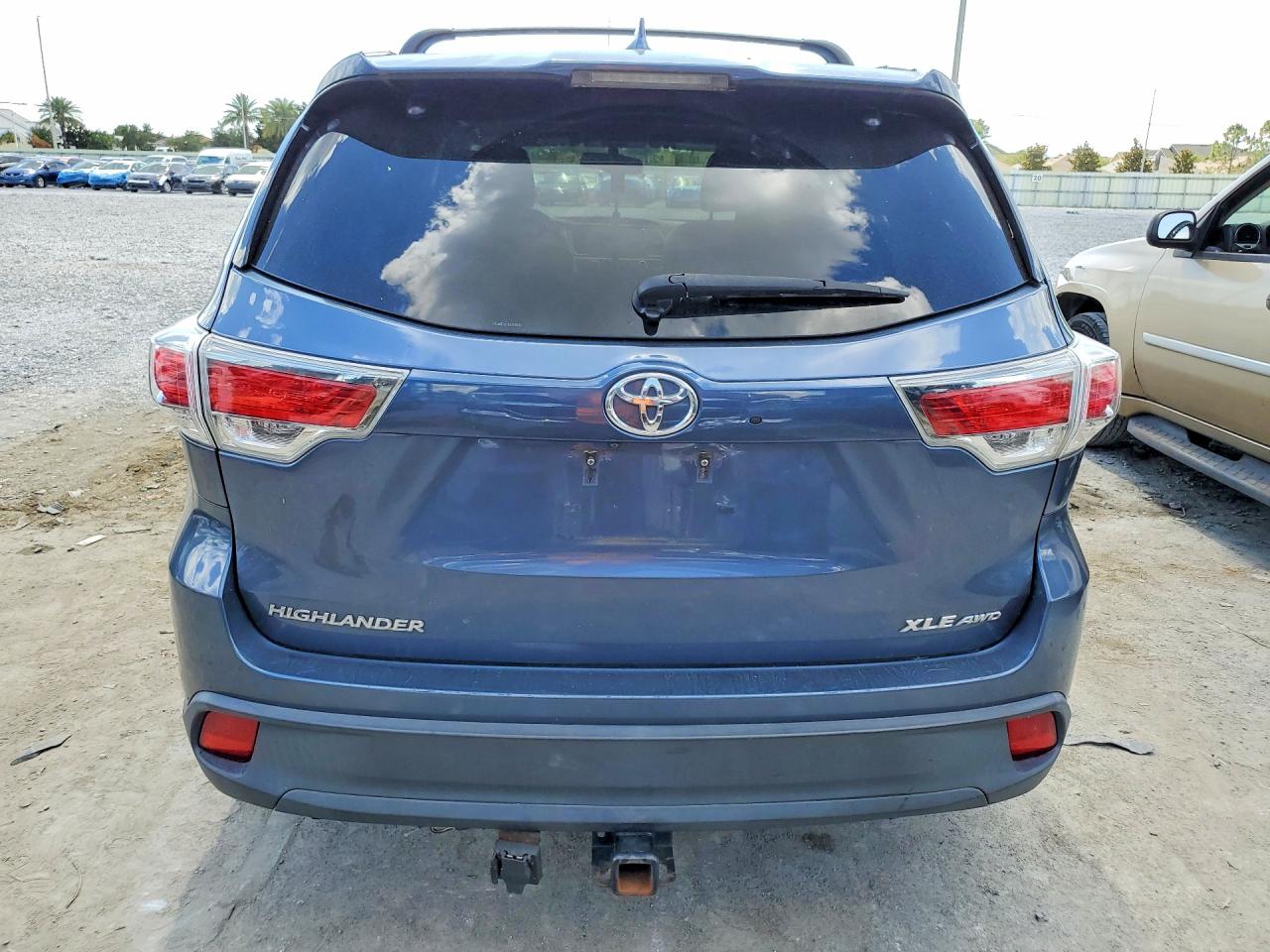 2016 TOYOTA HIGHLANDER XLE photo 11