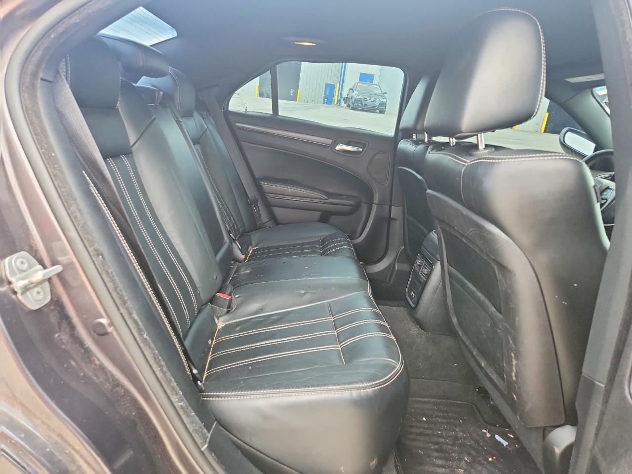 2016 CHRYSLER 300 S photo 28