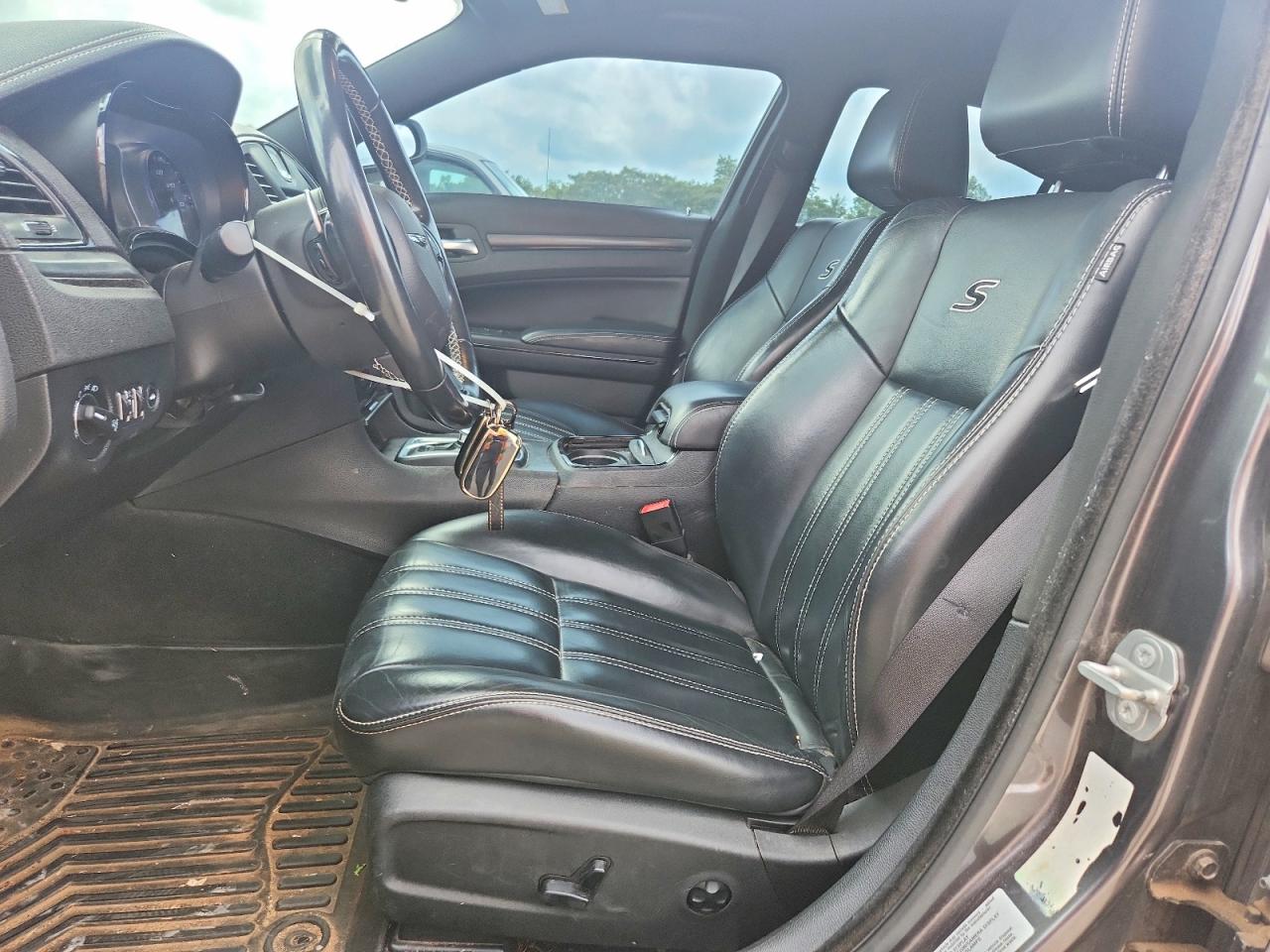 2016 CHRYSLER 300 S photo 19