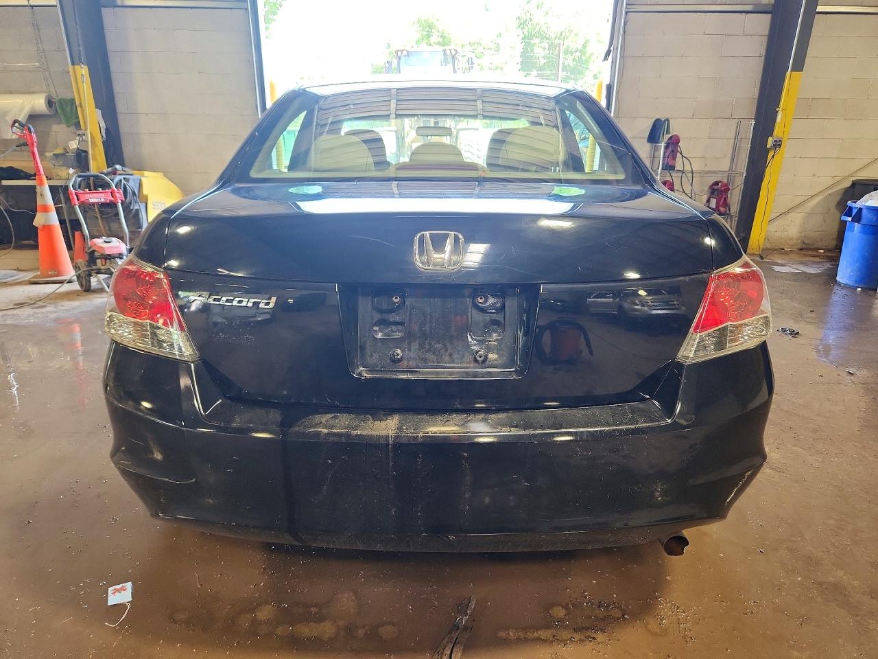 2009 HONDA ACCORD LX photo 11