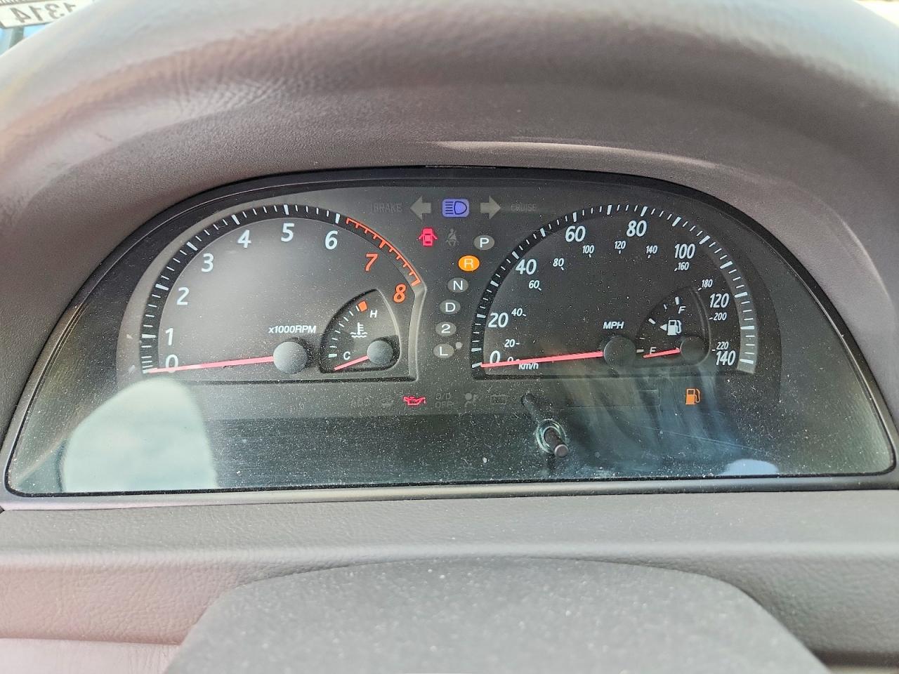 2004 TOYOTA CAMRY LE photo 9