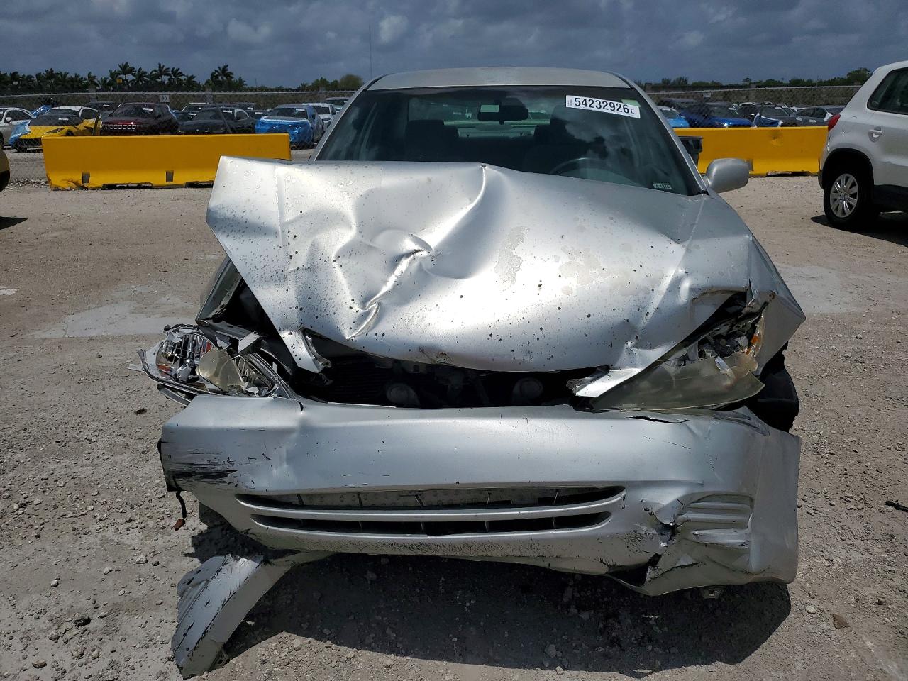 2004 TOYOTA CAMRY LE photo 5