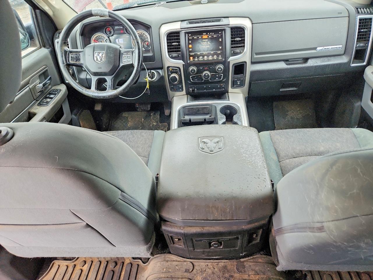 2017 RAM 1500 SLT photo 15