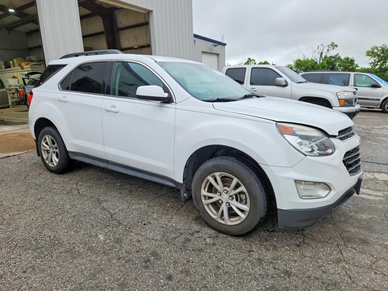 2017 CHEVROLET EQUINOX LT photo 10