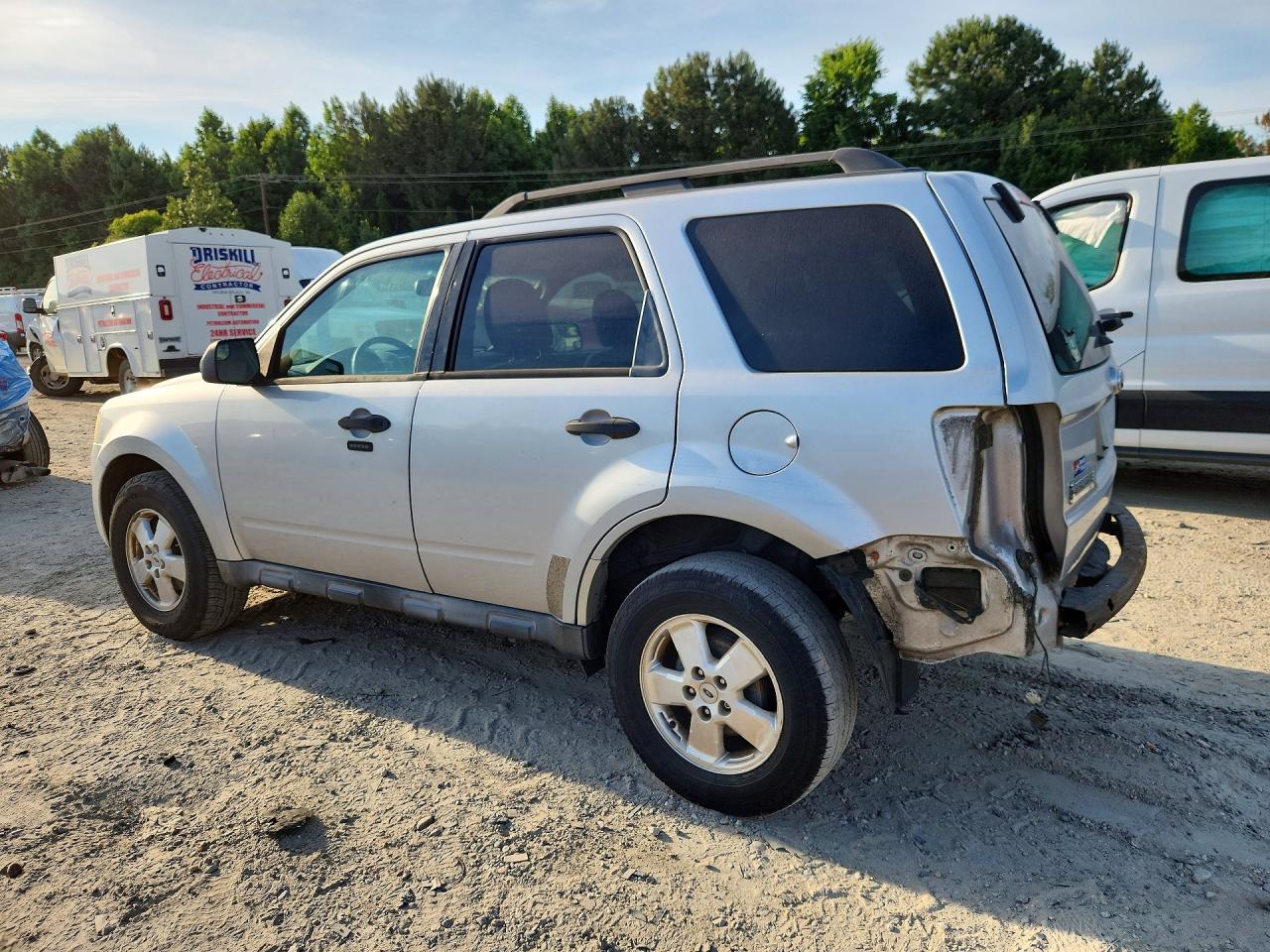2011 FORD ESCAPE XLT photo 4