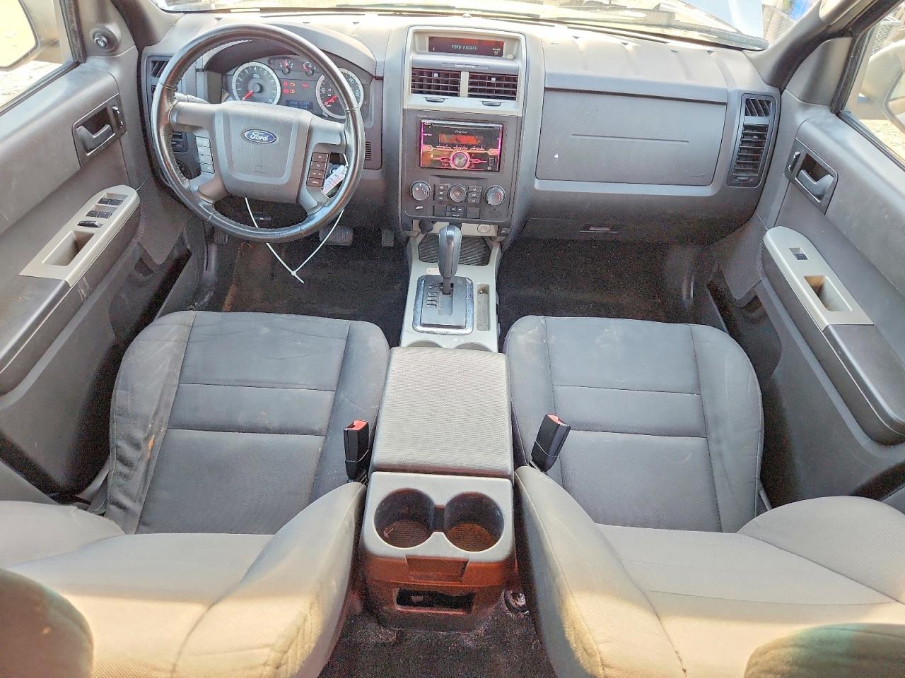 2011 FORD ESCAPE XLT photo 22