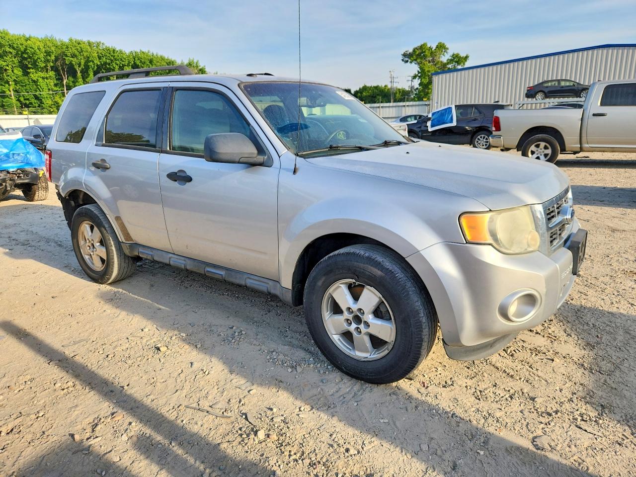 2011 FORD ESCAPE XLT photo 10