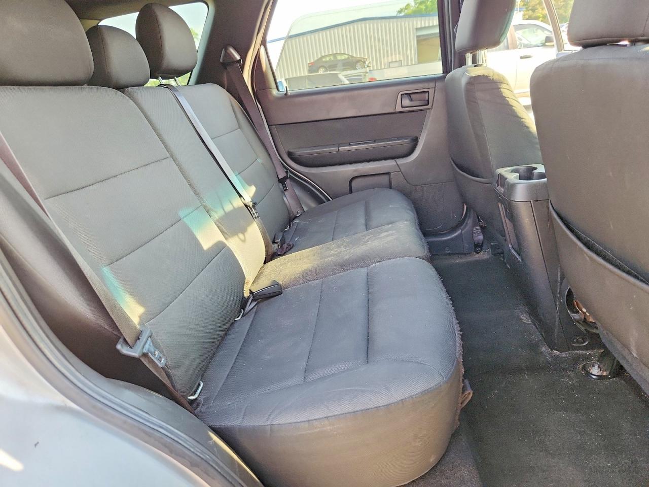 2011 FORD ESCAPE XLT photo 31