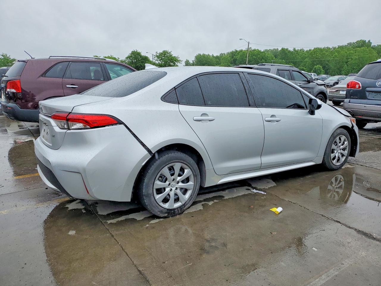 2021 TOYOTA COROLLA LE photo 3