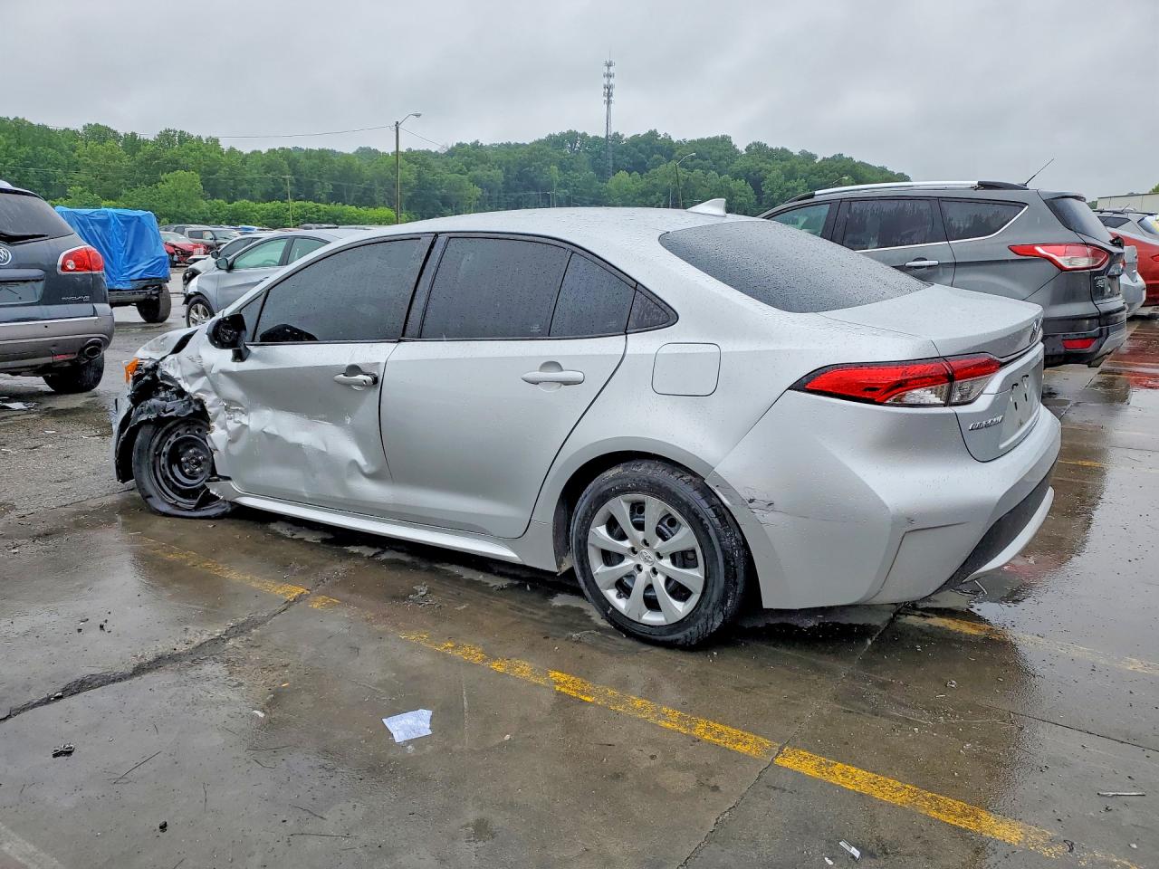 2021 TOYOTA COROLLA LE photo 2