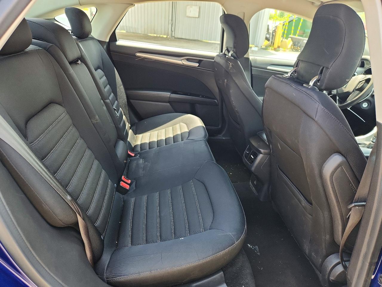 2013 FORD FUSION SE photo 19