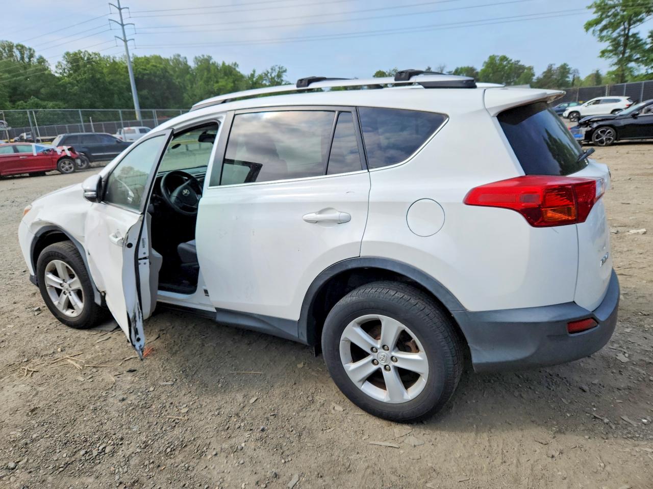 2013 TOYOTA RAV4 XLE photo 3
