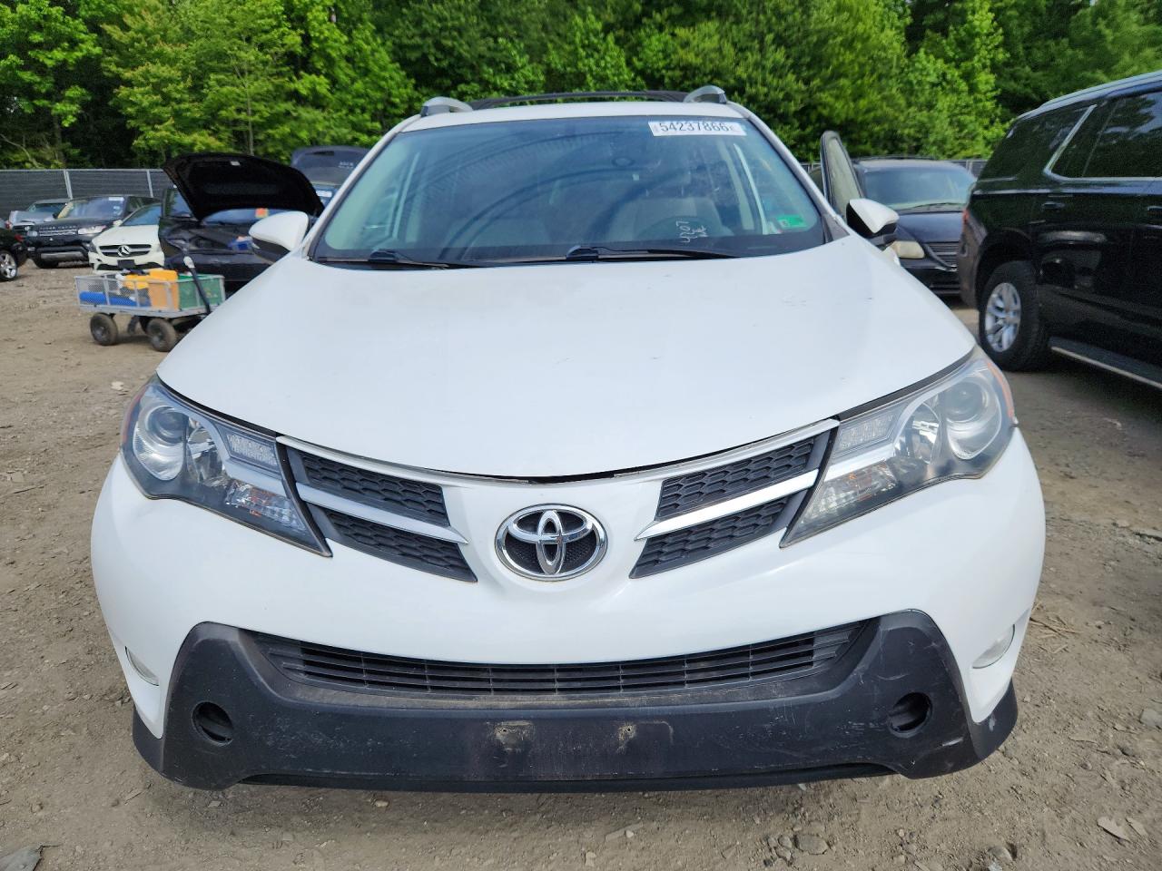 2013 TOYOTA RAV4 XLE photo 9