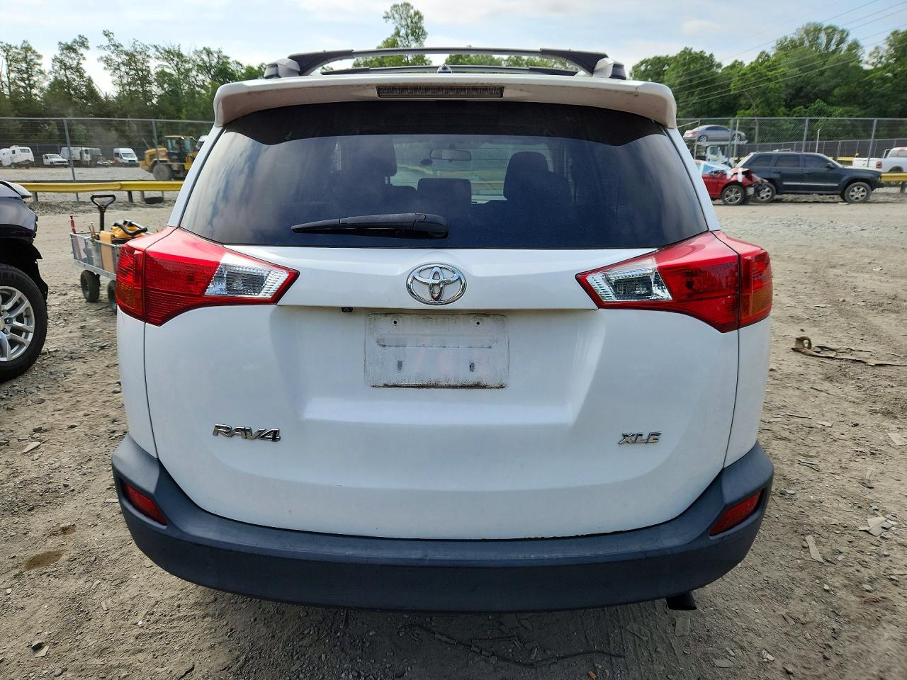 2013 TOYOTA RAV4 XLE photo 11