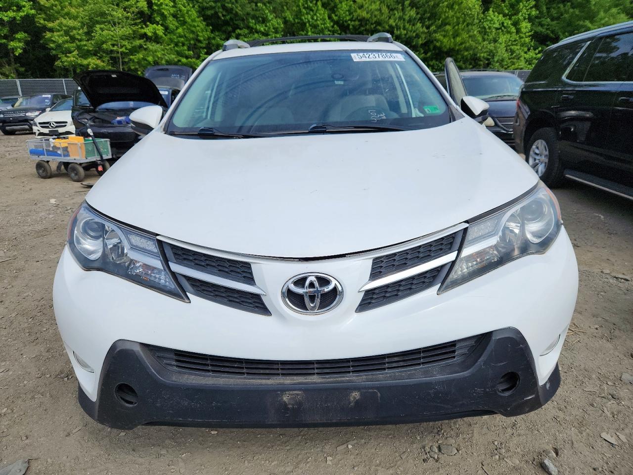 2013 TOYOTA RAV4 XLE photo 23