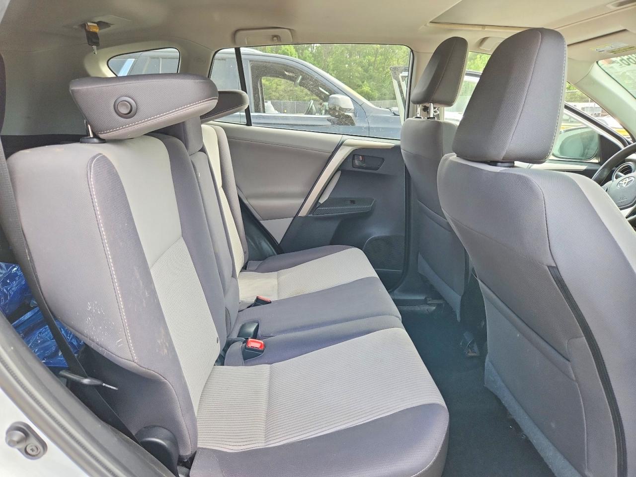 2013 TOYOTA RAV4 XLE photo 21
