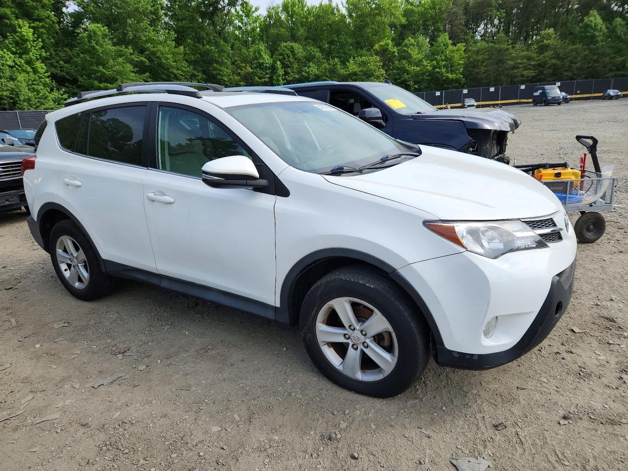2013 TOYOTA RAV4 XLE photo 7