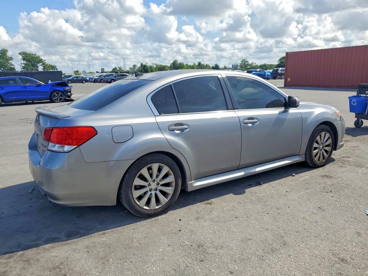 2011 SUBARU LEGACY 3.6R LIMITED photo 5