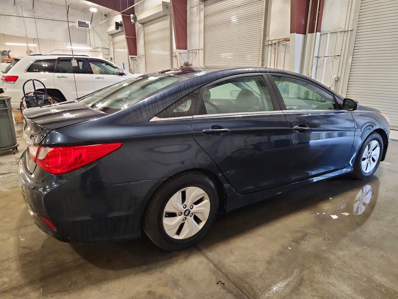 2014 HYUNDAI SONATA GLS photo 3