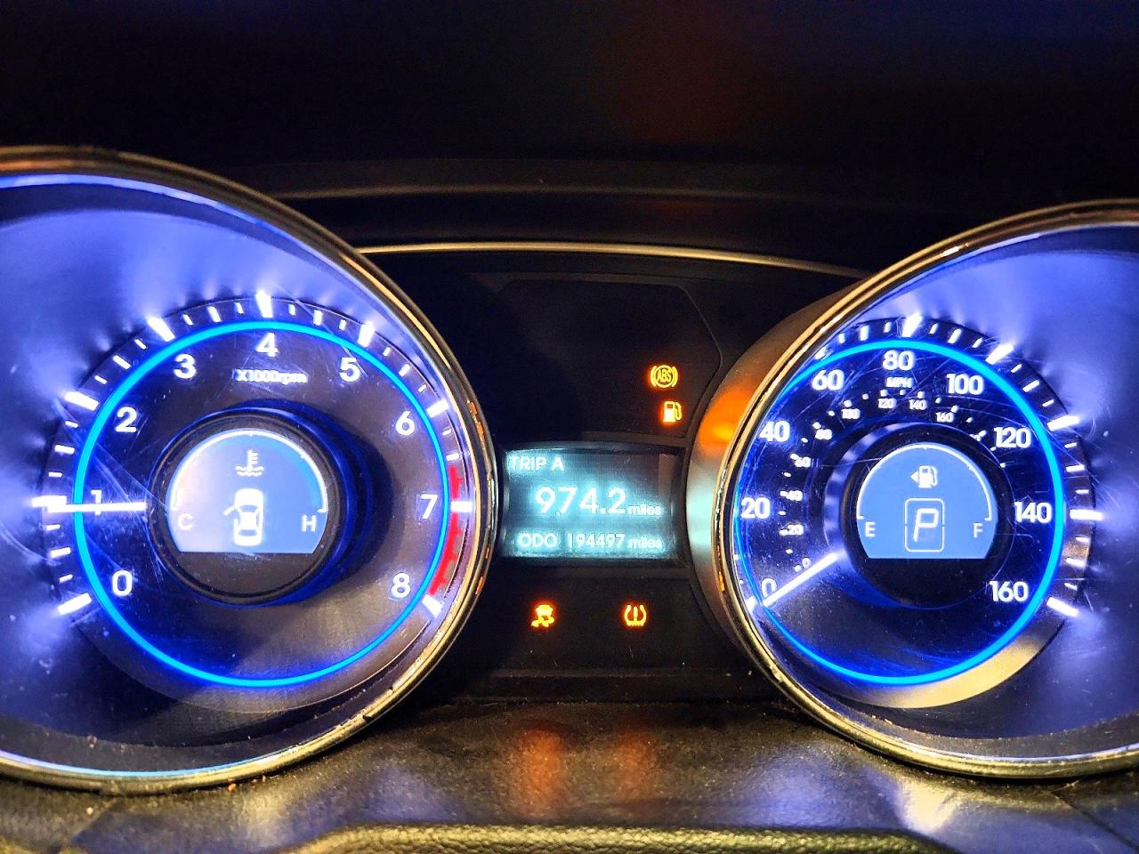 2014 HYUNDAI SONATA GLS photo 9