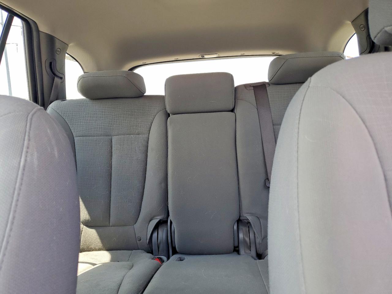 2010 HYUNDAI SANTA FE GLS photo 28