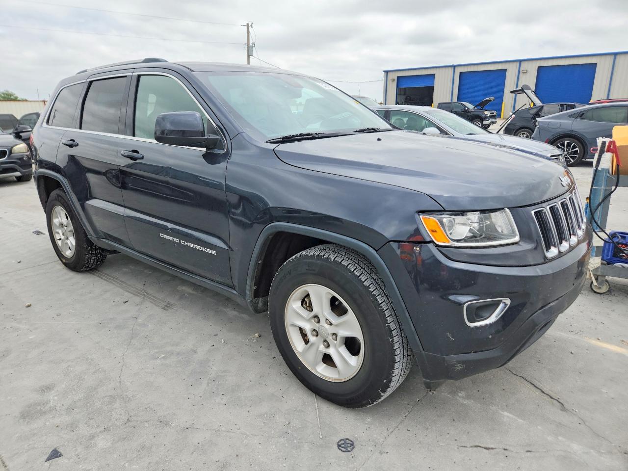 2016 JEEP GRAND CHEROKEE LAREDO photo 10