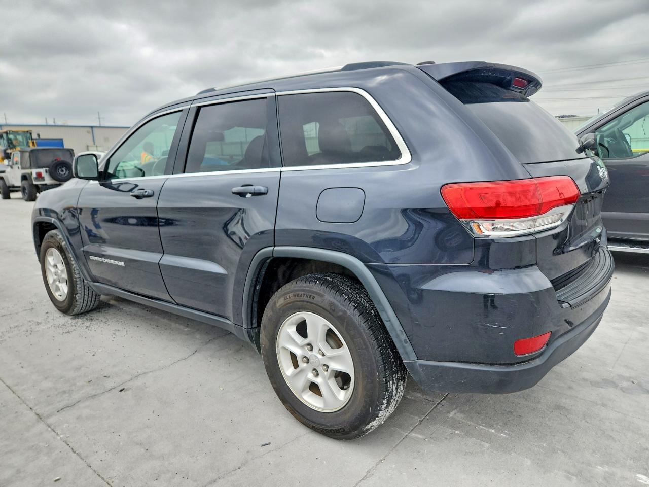 2016 JEEP GRAND CHEROKEE LAREDO photo 4