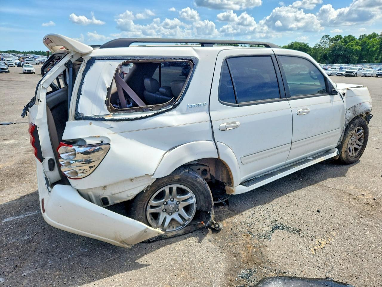 2004 TOYOTA SEQUOIA LIMITED photo 5