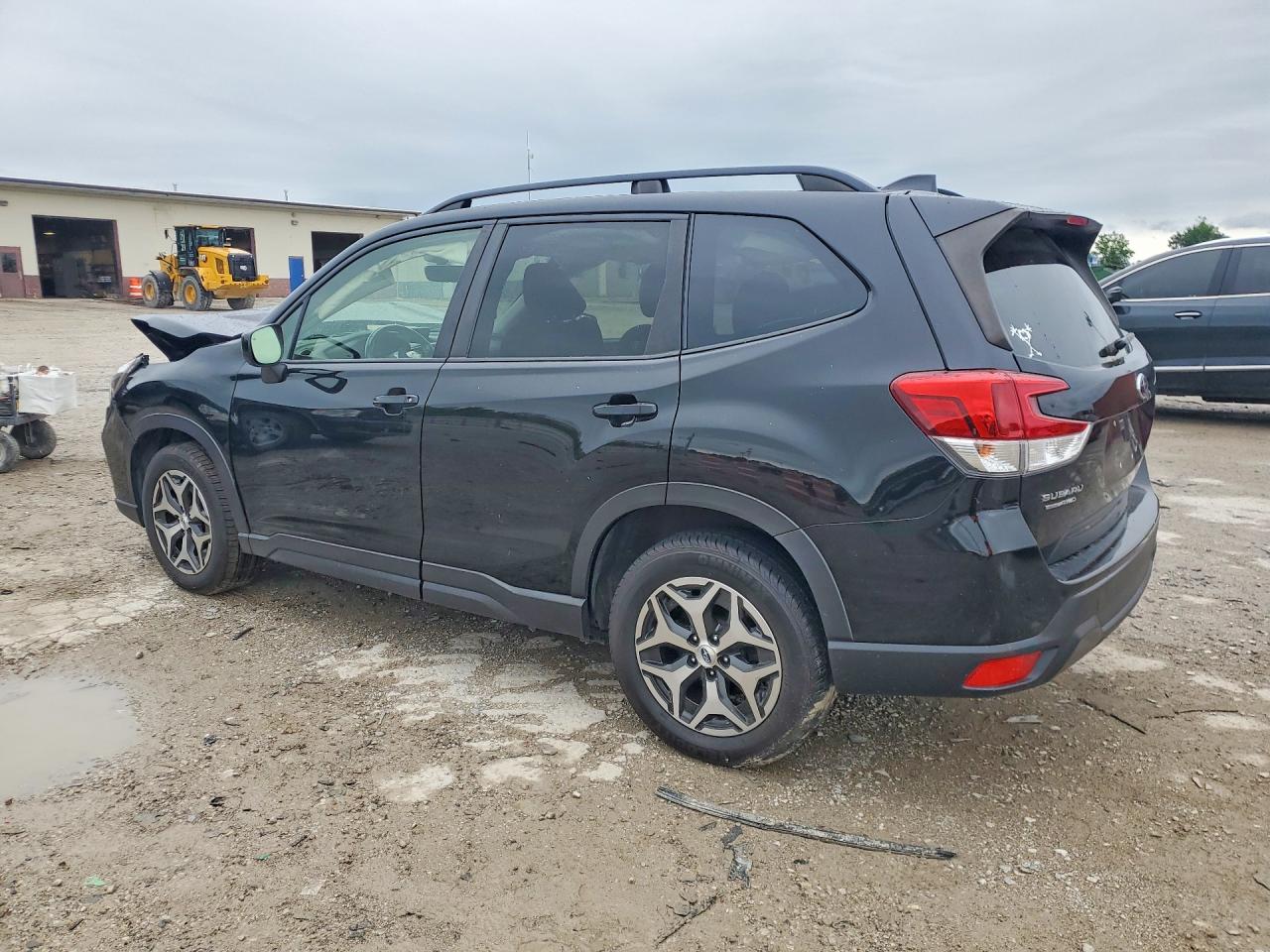 2019 SUBARU FORESTER PREMIUM photo 4