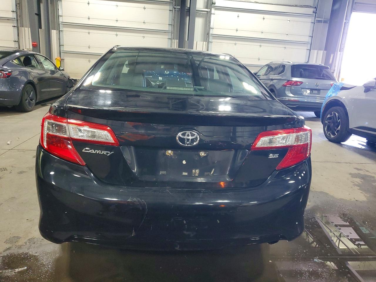 2013 TOYOTA CAMRY SE photo 6