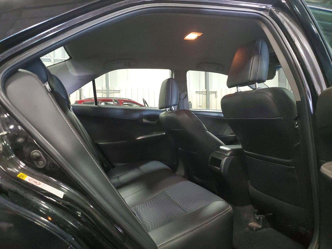 2013 TOYOTA CAMRY SE photo 10