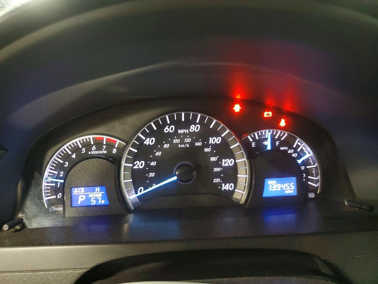 2013 TOYOTA CAMRY SE photo 9