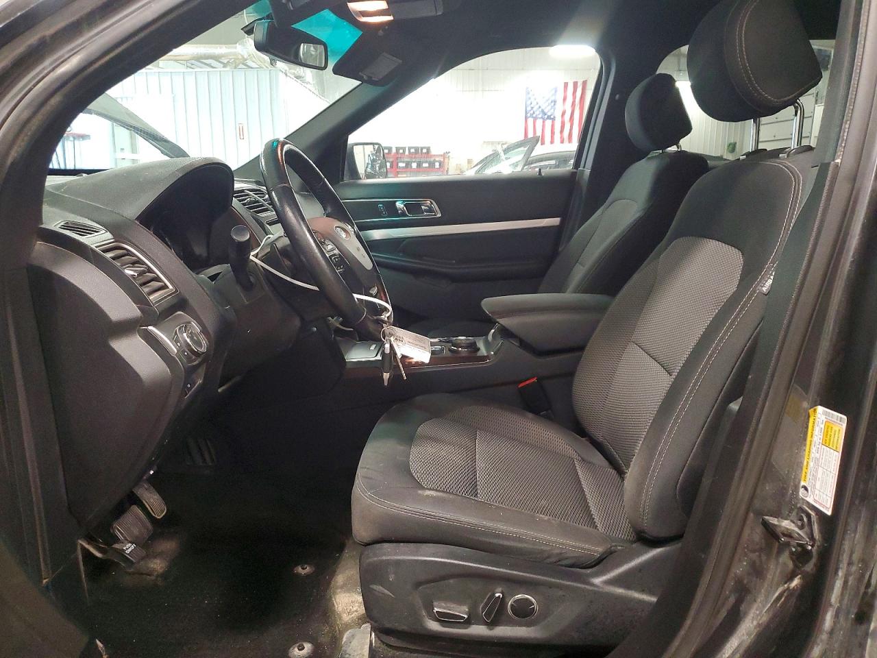 2017 FORD EXPLORER XLT photo 19
