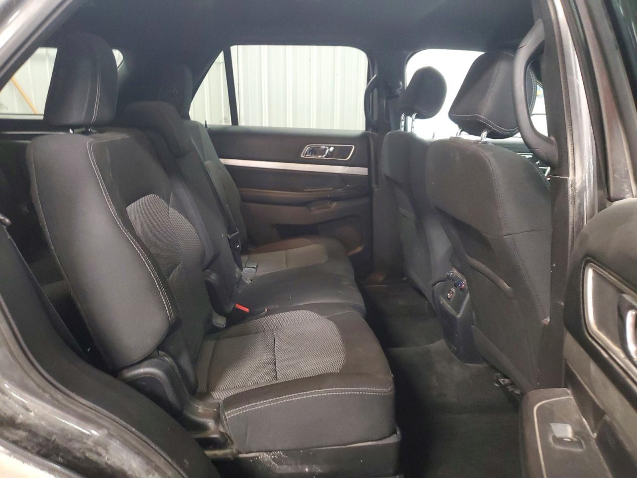 2017 FORD EXPLORER XLT photo 31