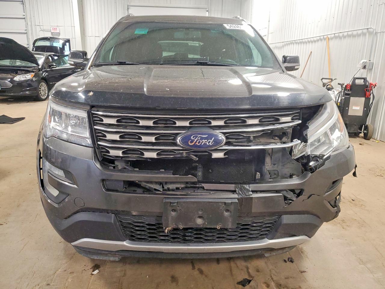 2017 FORD EXPLORER XLT photo 13