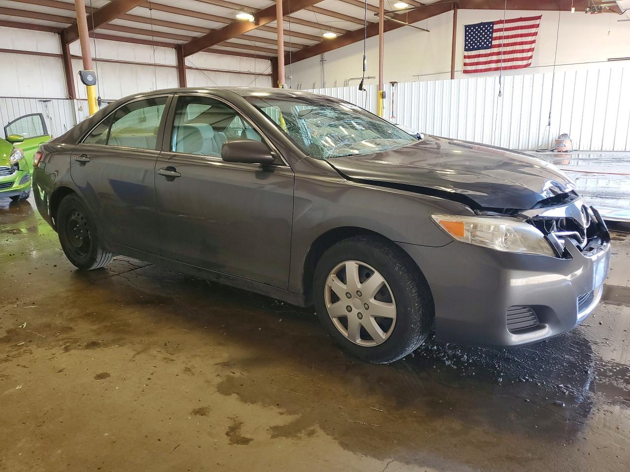 2010 TOYOTA CAMRY LE photo 4