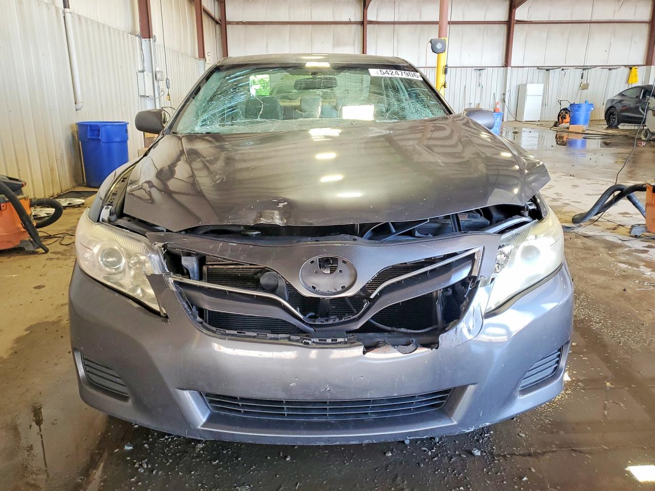2010 TOYOTA CAMRY LE photo 5